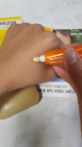 벨레다 카렌듈라 솝& 씨벅쏜 미니 핸드크림 세트 — 4.5점을 준 리뷰어가 2021년 8월 올린 사용 사진