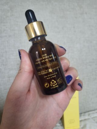 스킨큐어 산다화 비타민c 화이트닝 에센스 30ml — 3점을 준 리뷰어가 2023년 10월 올린 사용 사진