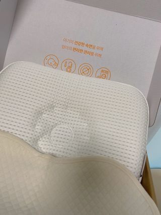 일상유희 newborn 뉴본필로우 아기두상관리베개 — 5점을 준 리뷰어가 2023년 1월 올린 사용 사진
