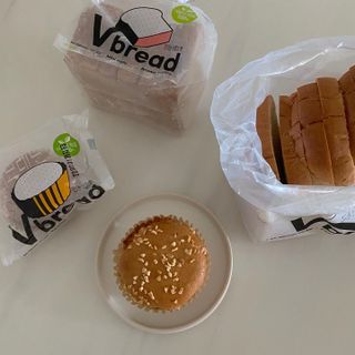 롯데제과 Vbread 포카치아식빵1개 + 미니식빵 1개 + 머핀 2개 세트 — 4점을 준 리뷰어가 2021년 9월 올린 사용 사진