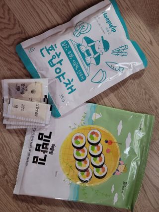 해풀잎 누구나 김밥*1ea [(혼합야채 35g *1ea,  김밥김 (5g, 5ea),  양념간장 (6g, 5ea), 참기름(5g, 2ea)] — 5점을 준 리뷰어가 2022년 7월 올린 사용 사진