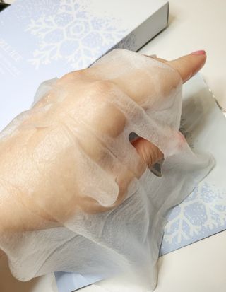 비프리코스메틱 더블아이스진정마스크팩 5매 — 5점을 준 리뷰어가 2023년 2월 올린 사용 사진