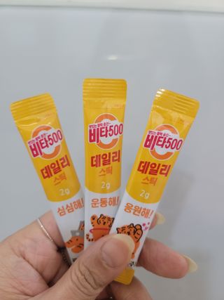 광동생활건강 프리 [광동] VB와 VC를 함유한 멀티 비타민 비타 500 데일리 스틱 180포 — 5점을 준 리뷰어가 2022년 5월 올린 사용 사진