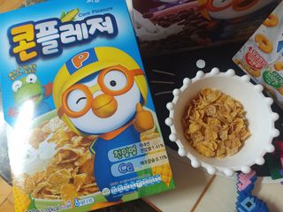 씨알푸드 뽀로로 시리얼 3종 — 5점을 준 리뷰어가 2022년 2월 올린 사용 사진