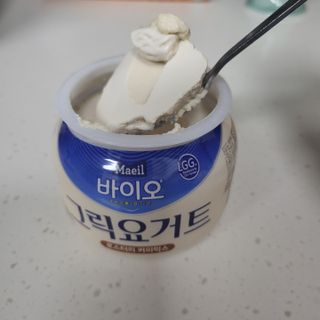 매일바이오 그릭요거트 오리지널 플레인 4개, 로스터리 커피믹스 4개 — 5점을 준 리뷰어가 2021년 12월 올린 사용 사진