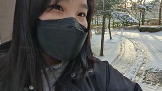 위케어 KF94 마스크 숨쉬기편한 귀안아픈마스크 국산원부자재 사용 식약처 승인 마스크 — 5점을 준 리뷰어가 2021년 2월 올린 사용 사진