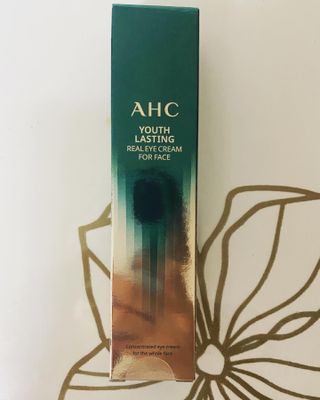 [NEW 탄력유턴 아이크림] AHC 유스 래스팅 리얼 아이크림 포 페이스 — 4점을 준 리뷰어가 2021년 3월 올린 사용 사진