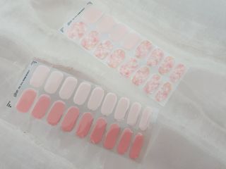 데싱디바 글레이즈 젤네일 포일 이펙트 네일_4종 중 택 1 — 5점을 준 리뷰어가 2021년 9월 올린 사용 사진