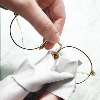 위케어 김서림방지 안경닦이 안티포그 극세사클리너 — 5점을 준 리뷰어가 2021년 2월 올린 사용 사진