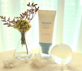 [스킨1004] 마다가스카르 센텔라 히알루-시카 워터핏 선세럼 50ml — 5점을 준 리뷰어가 2024년 5월 올린 사용 사진