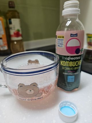 더그레잇티 콤부차 [매일유업] 더그레잇티 44kcal 콤부차 300ml *12개입 (오리지널 6개+베리리치 6개) — 4점을 준 리뷰어가 2023년 8월 올린 사용 사진