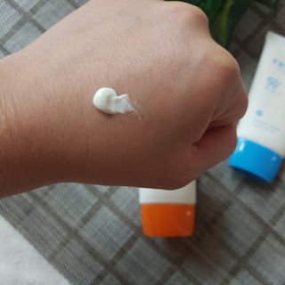 [후르디아] 혼합자차 선 에센스+톤업 선크림 2종 — 5점을 준 리뷰어가 2021년 6월 올린 사용 사진