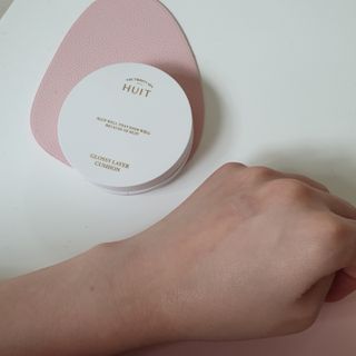 위뜨 글로시 레이어 쿠션 — 5점을 준 리뷰어가 2022년 7월 올린 사용 사진