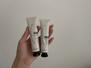 멈칫(MUMCHIT) 넥퍼퓸 NECKPERFUME 2가지 향 — 3점을 준 리뷰어가 2021년 11월 올린 사용 사진