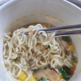NISSIN 닛신 컵누들  4종 - 씨푸드오리지날, 씨푸드 스파이시, 씨푸드 커리, 씨푸드 XO소스 — 5점을 준 리뷰어가 2022년 1월 올린 사용 사진