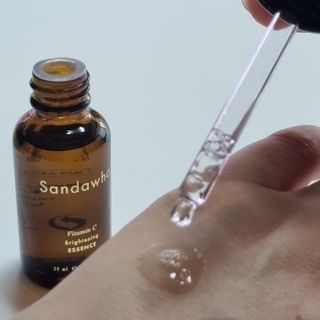 스킨큐어 산다화 비타민c 화이트닝 에센스 30ml — 5점을 준 리뷰어가 2023년 7월 올린 사용 사진