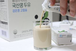 이롬 erom 황성주박사의 국산콩 두유 검은콩 고칼슘 — 5점을 준 리뷰어가 2020년 12월 올린 사용 사진