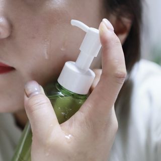 스킨큐어 산다화 순한 클렌징 동백 오일 200ml — 5점을 준 리뷰어가 2023년 4월 올린 사용 사진