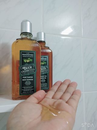 체코 비건화장품 마뉴팍투라 향좋은 천연 맥주샴푸 맥주샤워젤 — 5점을 준 리뷰어가 2022년 5월 올린 사용 사진