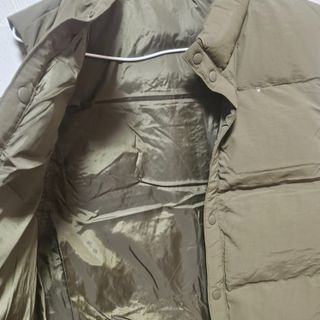 다운블로우 [카키] 179번지 남자 마운틴 무광 하이넥 패딩 조끼 YAN 7700 — 5점을 준 리뷰어가 2024년 12월 올린 사용 사진