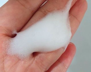 [바이로담] 저자극 약산성버블 폼 폼클렌징 150ml — 5점을 준 리뷰어가 2021년 4월 올린 사용 사진