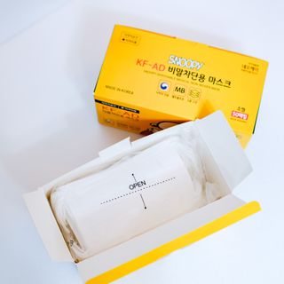 JHWORLD 스누피 마스크 정품 스누피 KF-AD 국내 비말차단 아동용 성인용 일회용 덴탈마스크 50매 — 5점을 준 리뷰어가 2021년 6월 올린 사용 사진