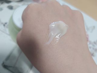 카오리온코스메틱스 사카로미세스와 시카의 만남        릴리피 릴렉싱 크림 진정한 탄력을 경험해보세요 — 4.5점을 준 리뷰어가 2021년 5월 올린 사용 사진