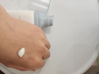 [스킨1004] 마다가스카르 센텔라 히알루-시카 워터핏 선세럼 50ml — 5점을 준 리뷰어가 2024년 5월 올린 사용 사진