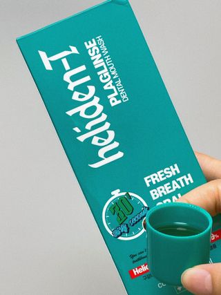 30초 후 눈으로 확인하는 헬리덴티 프라글린스 가글 — 4.5점을 준 리뷰어가 2021년 6월 올린 사용 사진