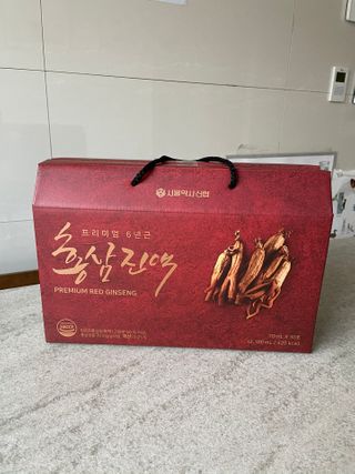 서울약사신협_프리미엄 6년근 홍삼진액_70mlx30포 — 5점을 준 리뷰어가 2021년 3월 올린 사용 사진