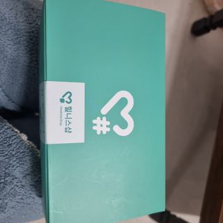 힐니스북 [힐마이넥]   거북목 통증완화를 위한 휴대용 목 안마기 — 5점을 준 리뷰어가 2022년 12월 올린 사용 사진