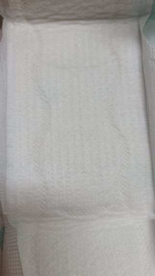 나무드 [데이위드] 국내생산 생리대 가벼운 초 슬림핏 프레쉬 씬 순면커버 생리대 10개입X1팩 — 5점을 준 리뷰어가 2021년 10월 올린 사용 사진