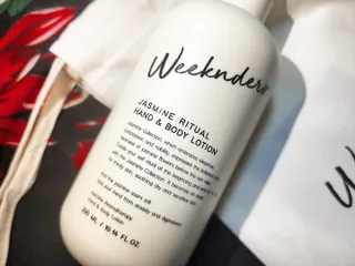 [위켄더스] 끈적임 없이 수분감을 채워주는 핸드& 바디로션 1종 랜덤발송 — 5점을 준 리뷰어가 2022년 5월 올린 사용 사진