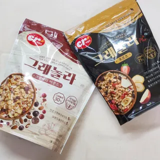 씨알푸드 씨알로 그래놀라 2종 후르츠+크랜베리 아몬드 — 5점을 준 리뷰어가 2022년 7월 올린 사용 사진