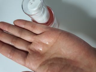 썸헤어 / SUMHAIR 썸헤어 실키 테라피 헤어 에센스 — 5점을 준 리뷰어가 2021년 6월 올린 사용 사진