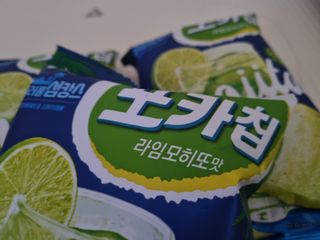 2022 오리온 여름한정판 초코파이 수박 / 포카칩 훌라망고맛 / 포카칩 라임모히또맛 — 5점을 준 리뷰어가 2022년 7월 올린 사용 사진