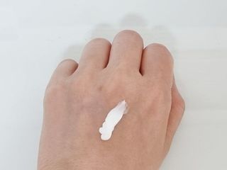 나우 [리브엠]피부 속부터 겹겹이, 촘촘하게! 워터핏8중 수분착붙 크림 — 5점을 준 리뷰어가 2025년 5월 올린 사용 사진