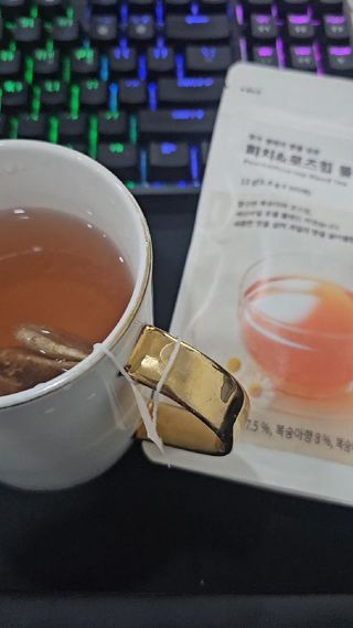 릴스 [무인양품] 꽃과 열매의 향을 담은 피치&로즈힙 블렌드 티(2개제공) — 5점을 준 리뷰어가 2025년 7월 올린 사용 사진