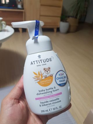 에티튜드 천연 젖병세정제 무향 아토베이비 폼타입 (295ml) 천연 친환경 비건 — 5점을 준 리뷰어가 2022년 8월 올린 사용 사진