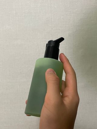 프리마인 메이크업과 들뜨는 각질까지 한방에 깐달걀로! 순하기까지한 셀베이스 그린티클렌저(200ml) — 4.5점을 준 리뷰어가 2023년 5월 올린 사용 사진