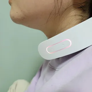 멜리언스 목 마사지기 — 5점을 준 리뷰어가 2022년 2월 올린 사용 사진