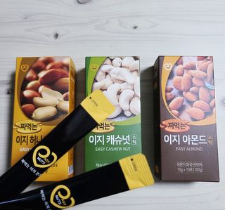 짜먹는 이지견과 짜먹는 이지아몬드, 짜먹는 이지허니피넛, 짜먹는 이지캐슈넛 각 10g X  10포 — 5점을 준 리뷰어가 2021년 2월 올린 사용 사진