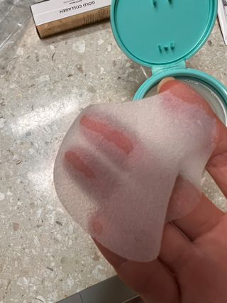 리더스코스메틱 리더스 카밍 바이오틱스 퀵 수딩 패드 — 4점을 준 리뷰어가 2022년 5월 올린 사용 사진