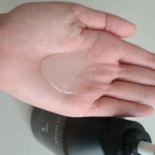 르핸스 퍼포밍 5 샴푸 비반트 포렛/베티버 포그 — 5점을 준 리뷰어가 2023년 2월 올린 사용 사진