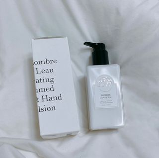 줄라이 모닝 _ JULY MORNING 줄라이모닝 하이드레이팅 퍼퓸드 바디앤핸드 에멀젼 — 3.5점을 준 리뷰어가 2021년 9월 올린 사용 사진