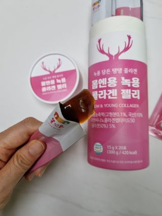 [몸엔용] 녹용 담은 탱탱 콜라겐 녹용 콜라겐 젤리 15g x 20포 — 5점을 준 리뷰어가 2022년 4월 올린 사용 사진