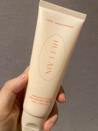 [휴랑] 오미자 2,000알로 피부 생기를 채워주는 밸런싱 크림 — 5점을 준 리뷰어가 2021년 11월 올린 사용 사진