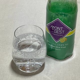 몽베스트 Montbest with Sparkling water Lemon OR Lime 20병(랜덤) — 5점을 준 리뷰어가 2021년 11월 올린 사용 사진