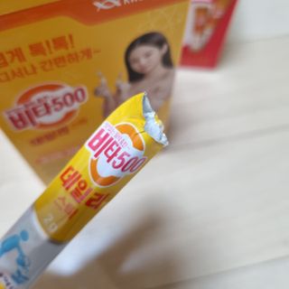 광동생활건강 [광동] 비타500데일리스틱 크리스마스 에디션 60포+20포 추가 증정&쇼핑백+스티커 gift — 5점을 준 리뷰어가 2021년 12월 올린 사용 사진