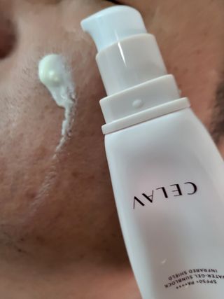 프리마인 선크림만 바꿨을 뿐인데 매일 물 2L챙겨먹고 기초케어 완벽하게 한 물빛피부 완성,셀라브UV프로텍터 — 5점을 준 리뷰어가 2023년 7월 올린 사용 사진
